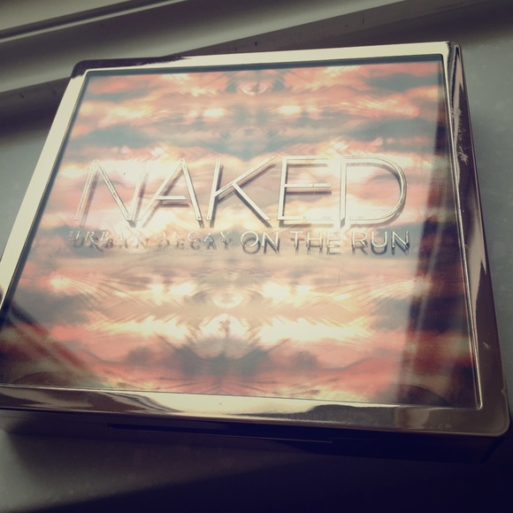 Naked On the Run by Urban Decay (Limited Edition) - Picture 5 of 5